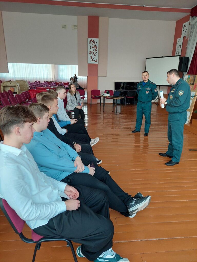 Профориентационная встреча с представителями Ошмянского РОЧС