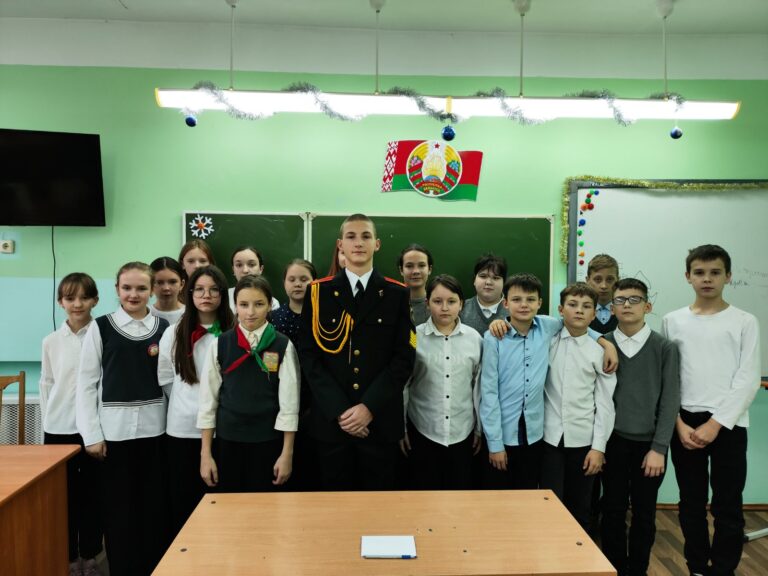 Состоялась профориентационная встреча учащихся 6-х классов с курсантом УО «Специализированный лицей МВД»