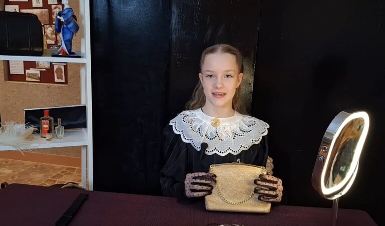 Юный экскурсовод музея учреждения образования