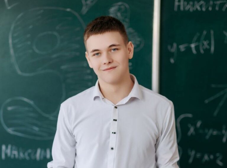 Прокопчик Константин — победитель (диплом III степени) университетской олимпиады по учебному предмету «БИОЛОГИЯ»